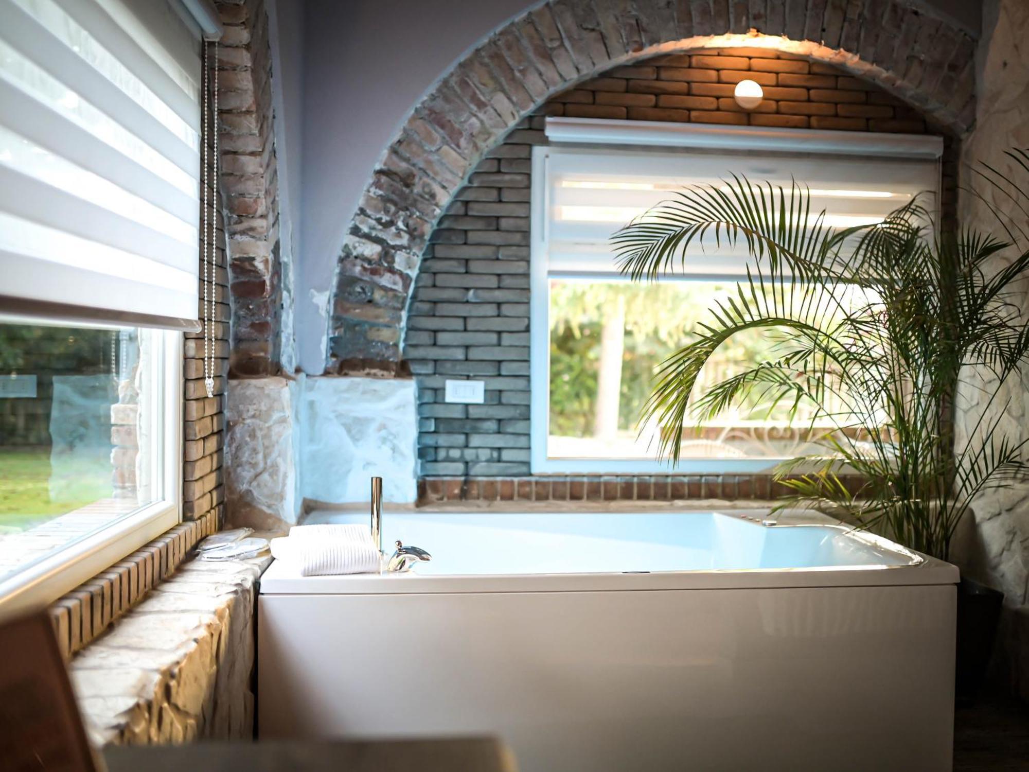 Hotel Paradise Ranch Borgo Sabotino Exterior foto